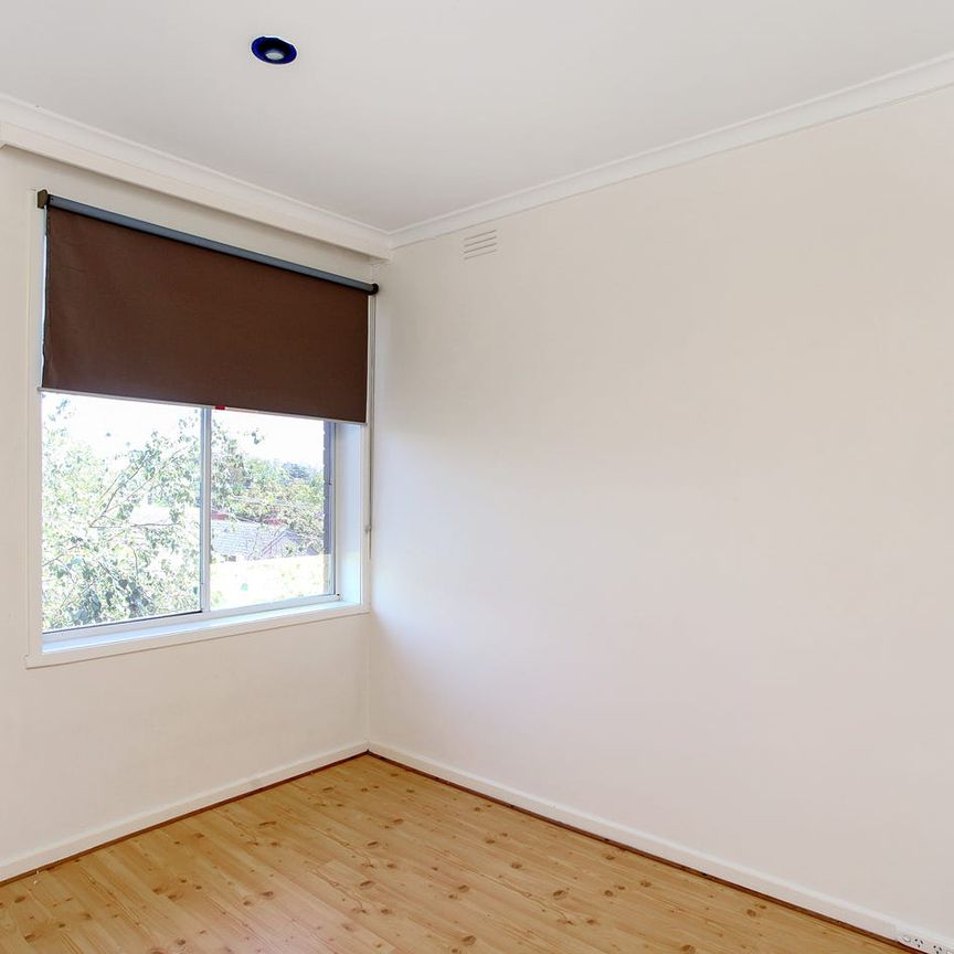 Bright Abode in Beautiful South Yarra - Photo 1
