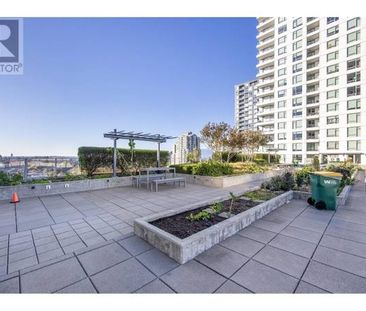 $2,550 / 1br /1den- 30th floor -Like New Elegant – 500ft2 - Joyce - Photo 2