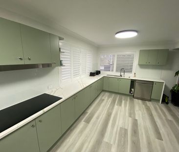 Helensvale - Photo 5