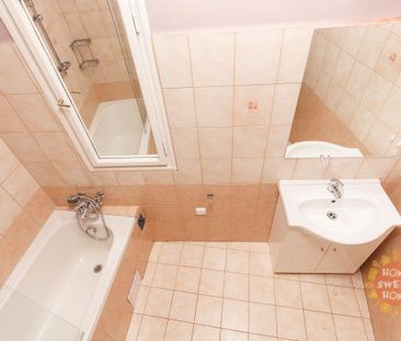 Apartment for rent, 3+kk - 2 bedrooms, 83m - Photo 2