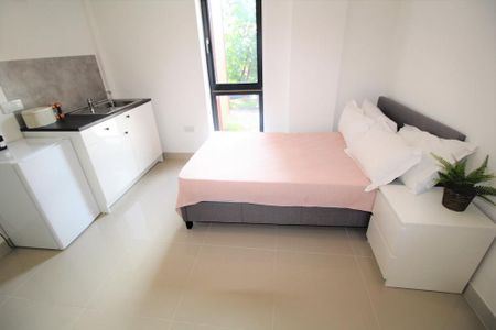 3 bedroom flat to rent - Photo 2