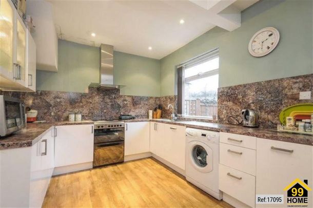 3 bed Semi-detached bungalow in The Gardens , Harrow, HA1 4EY - Photo 1