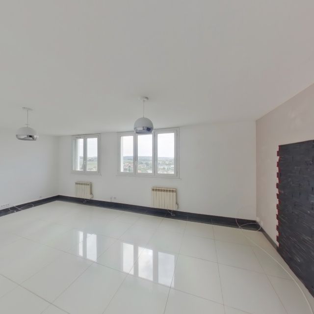 Location Appartement 3 pièces 71m² CHATELLERAULT 86100 - Photo 1