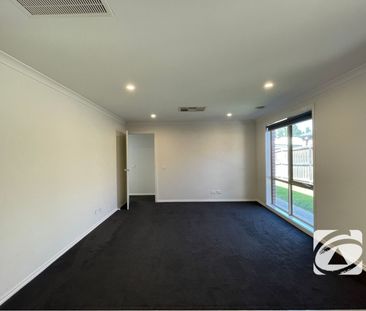 FAMILY HOME IN IN THE COLLEGE GREEN ESTATE! - Photo 1