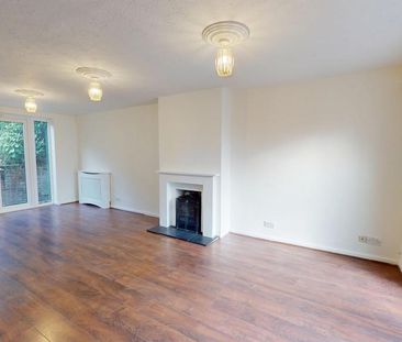 4 bedroom semi-detached house to rent - Photo 6