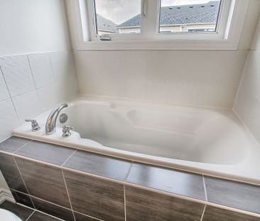 For Lease - 15 Durham Avenue, Barrie, Ontario - Photo 3