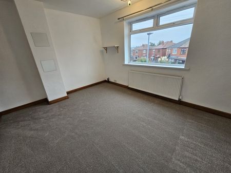2 bed Semi-Detached - To Let - Photo 5