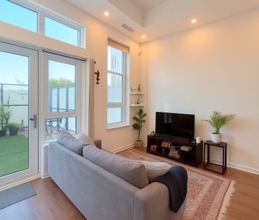 For Lease - 405 Dundas Street Unit# 107, Oakville, Ontario - Photo 1