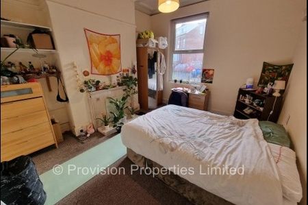 8 Bedroom House Brudenell Road - Photo 4