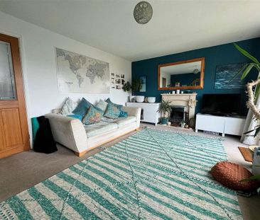 4 bedroom link detached house to rent - Photo 2