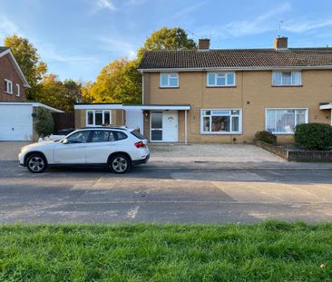 Applegarth Avenue Room 1 - Photo 1