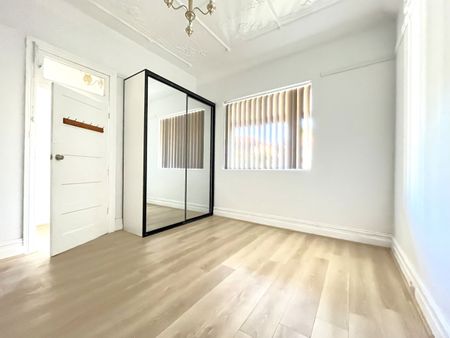 4 bedroom family home - Photo 4