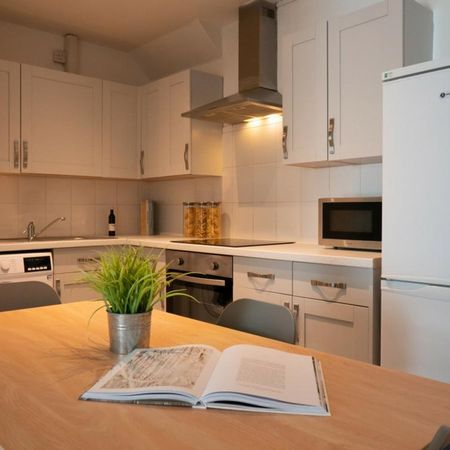 8 bedroom house to rent - Photo 3