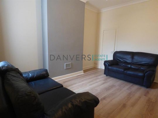 4 bedroom terraced house to rent - Photo 1