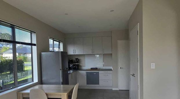 Fully furnished one bedroom Self-contained - Photo 1