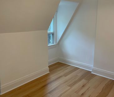 For Lease - 734 Manning Avenue Unit# 2nd Floor, Toronto, Ontario - Photo 3