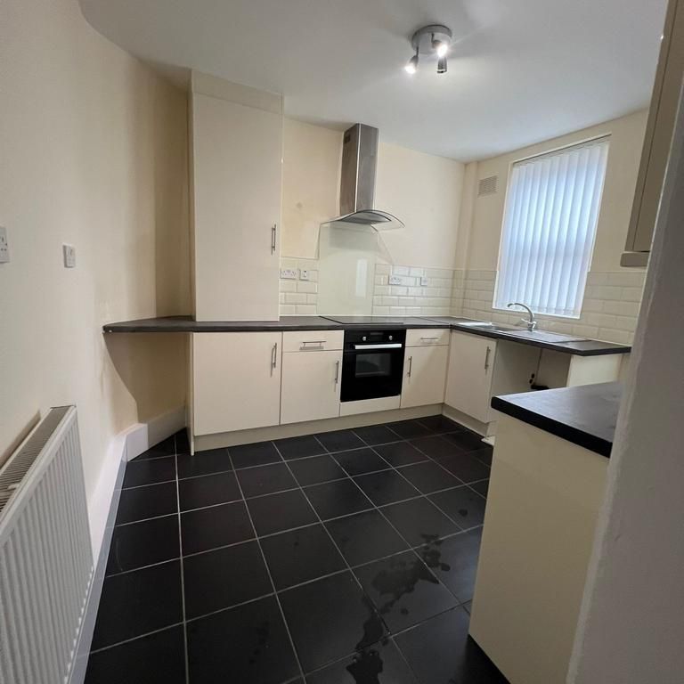 3 bedroom end of terrace house to rent - Photo 1