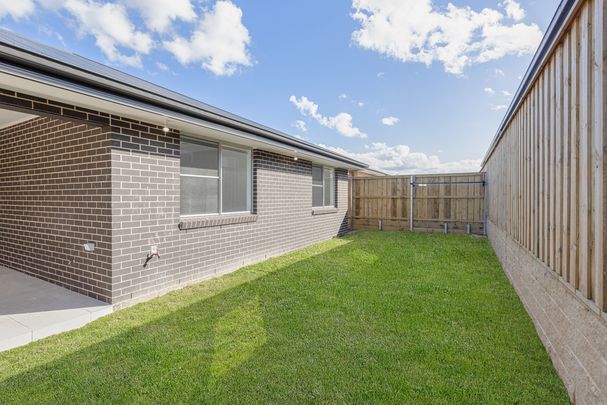 3 Garrison Way, Chisholm NSW 2322 - House For Rent | Domain - Photo 1