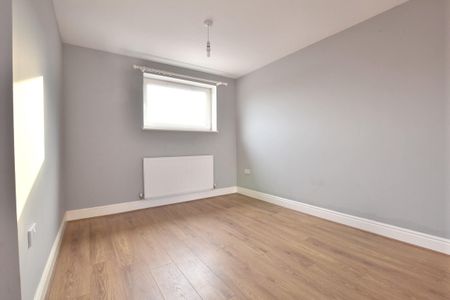 Longhorn Avenue, Gloucester, GL1 - Photo 5