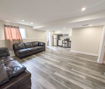 Spacious 2 Bedroom Lower Unit In Welland! - Photo 2