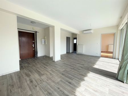 Location Appartement 4 pièces 80m² - Photo 2