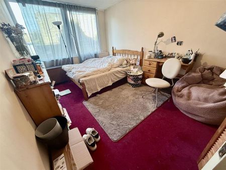 4 bedroom flat to rent - Photo 4