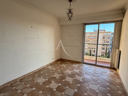 Location Appartement 4 pièces 87m² NICE 06000 - Photo 3