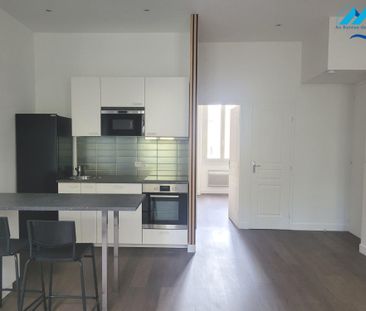 Location Appartement 2 pièces 40m² MARSEILLE 2ème - Photo 3