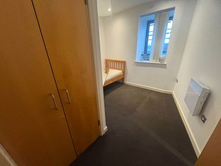 1 Bed Flat, Cranbrook House, NG1 - Photo 2