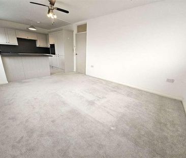 St Clements Court East, Leigh On Sea, Leigh On Sea, SS9 - Photo 2