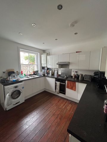 Room in a Shared House, Brewer St, BN2 - Photo 5