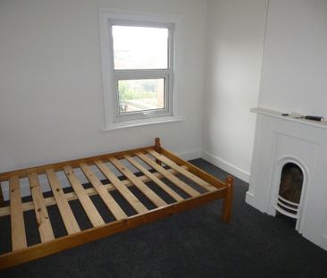 4 bedroom terraced house to rent - Photo 4