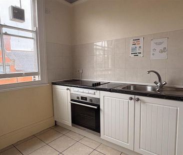 1 bedroom in a house share to rent - Photo 6