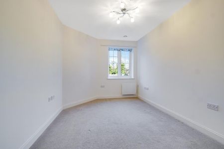 1 bedroom retirement property to rent - Photo 5