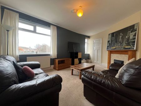 Gosforth, Newcastle Upon Tyne - Photo 2