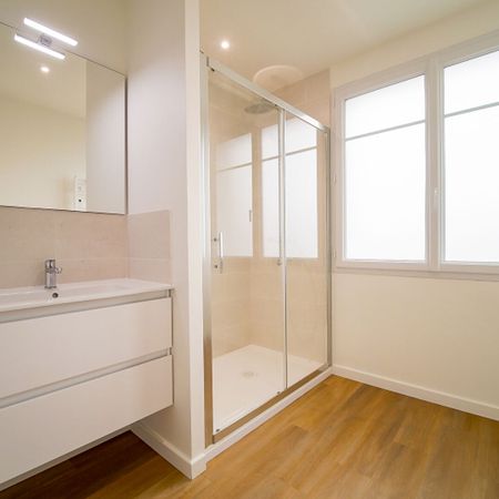 Location Appartement 5 pièces 83m² - Photo 3