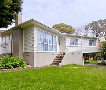3 bedroom home close to Glenfield Mall - Photo 1