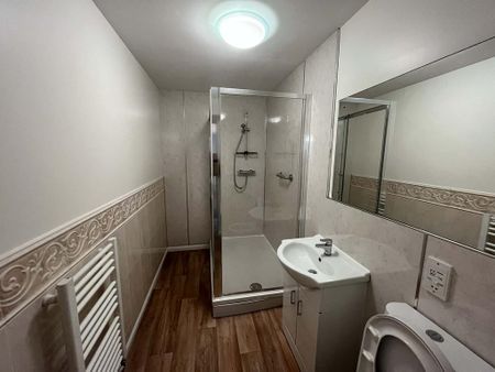 2 bedroom flat to rent - Photo 5