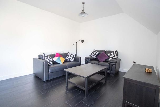 2 bedroom private hall to rent - Photo 1