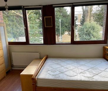 Room in a Shared House, Penrith Close, SW15 - Photo 1