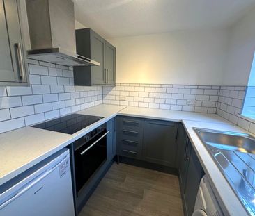 2 bedroom Flat To Let - Photo 5