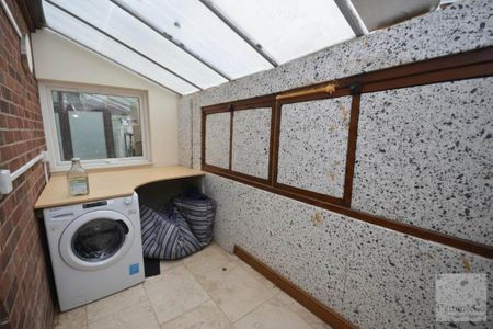 3 bedroom detached house to rent - Photo 4