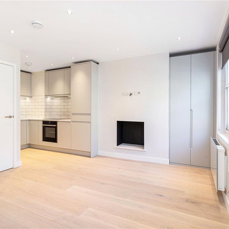 A bright and modern self-contained studio apartment, situated moments from Marylebone High Street. - Photo 1