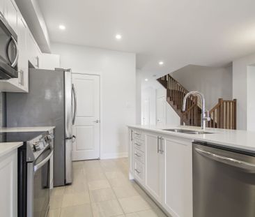 For Lease - 534 CORRETTO Place, Barrhaven, Ontario - Photo 1