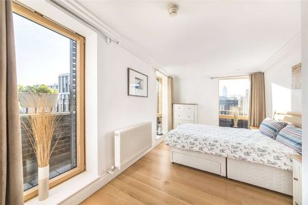 Impressive 2 bedroom, 2 bathroom penthouse apartment in a highly desirable Westminster development with 24/7 concierge, small balcony and gym. - Photo 3