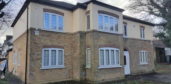 High Street, Cranford, TW5 - Photo 2