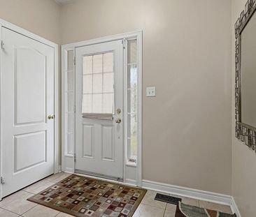 For Lease - 32 Warnford Circle, Ajax, Ontario - Photo 6