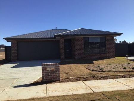 15 Matchless Avenue, Goulburn, NSW 2580 - Photo 4