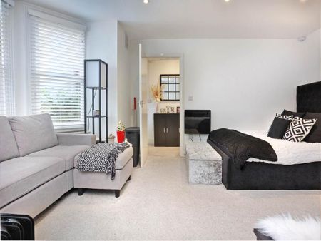 Studio to rent - Photo 5