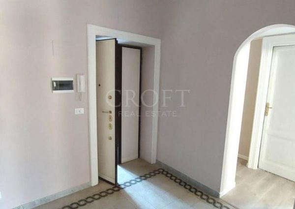 Trieste-Villa Ada: Newly renovated, spacious 2 bedrooms, 1 bath, large bright living room with new kitchen. Silent, sunny, air conditioning, panoramic common terrace. Ref 2292